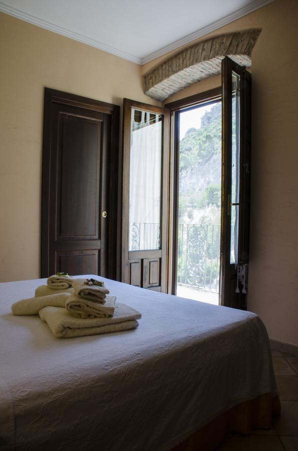 Bed And Breakfast La Sentinella Civita Extérieur photo